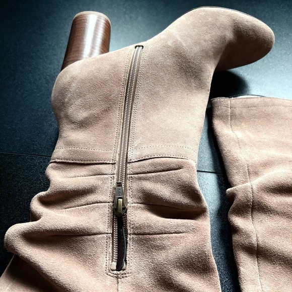 Cow suede Elegant Tan Knee-High Boots block heel taupe 8.5 new neutral minimal - Picture 4 of 10